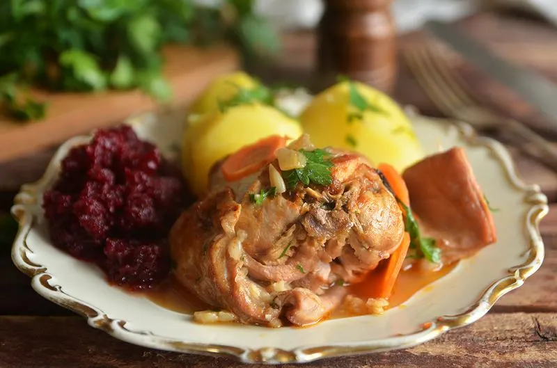 Smakowite sekrety: Jak przygotować idealnego królika duszonego krok po kroku